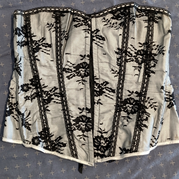 Silver/Black Corset - Picture 1 of 3
